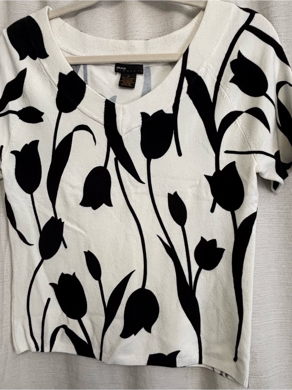 Grace Elements Black & White Tulip Print Short Sleeve Lightweight Sweater